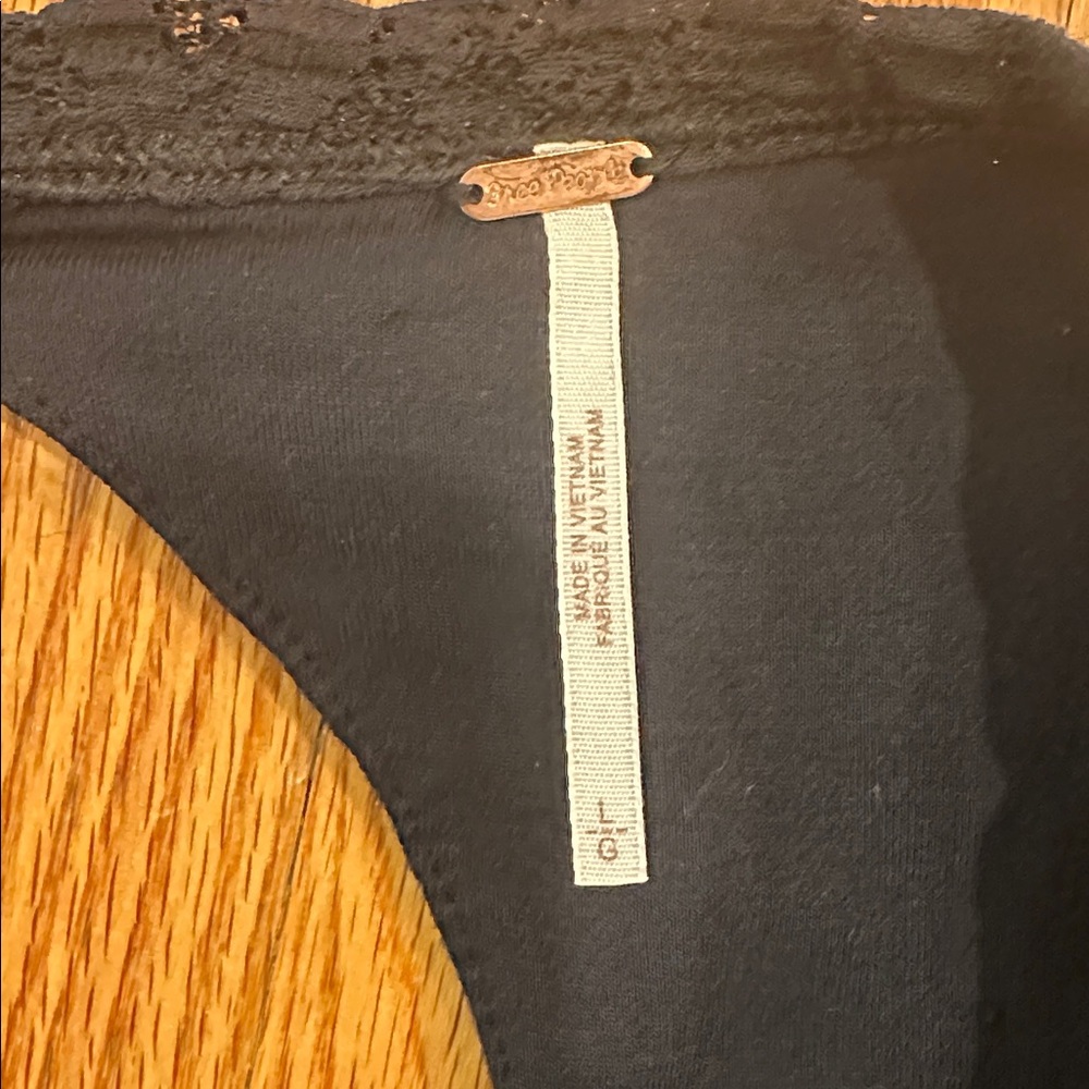 Free people, black top, poofy sleeves, lined torso, size large, open back - Picture 6 of 9